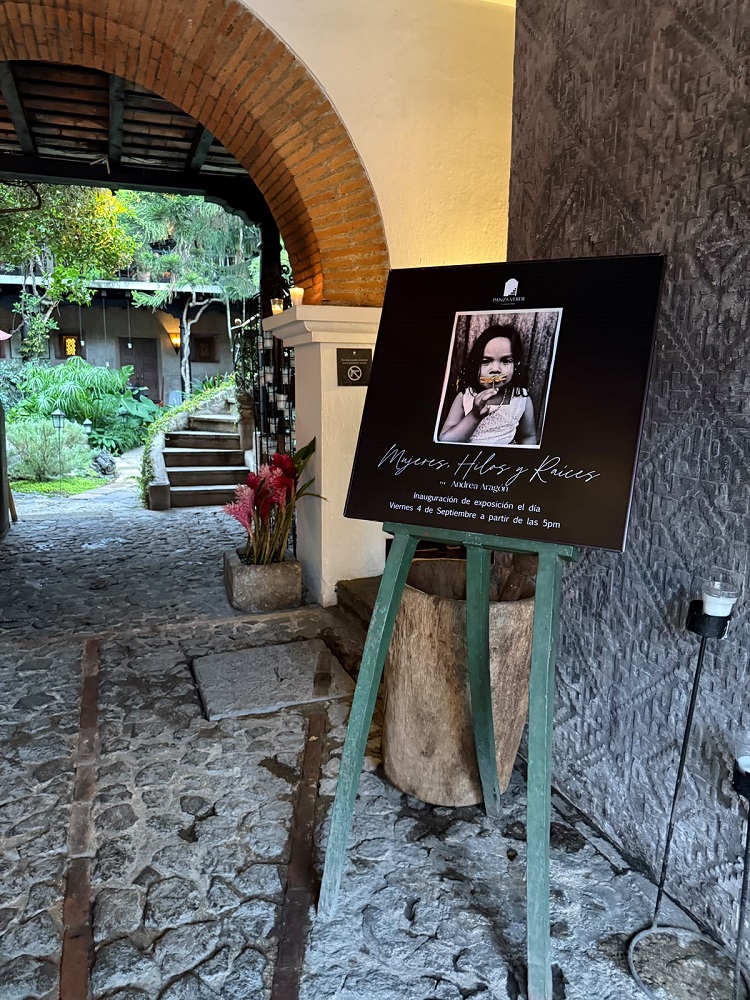 Andrea Aragon Presenta Mujeres, Hilos Y Raíces En Mesón Panza Verde